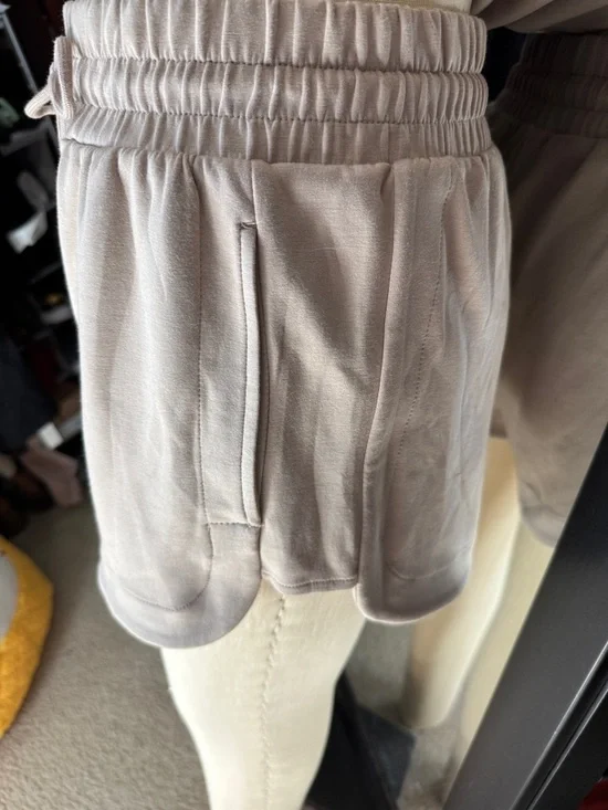 Bailey 44 Taupe Knit Short Set- size S - Picture 6 of 9